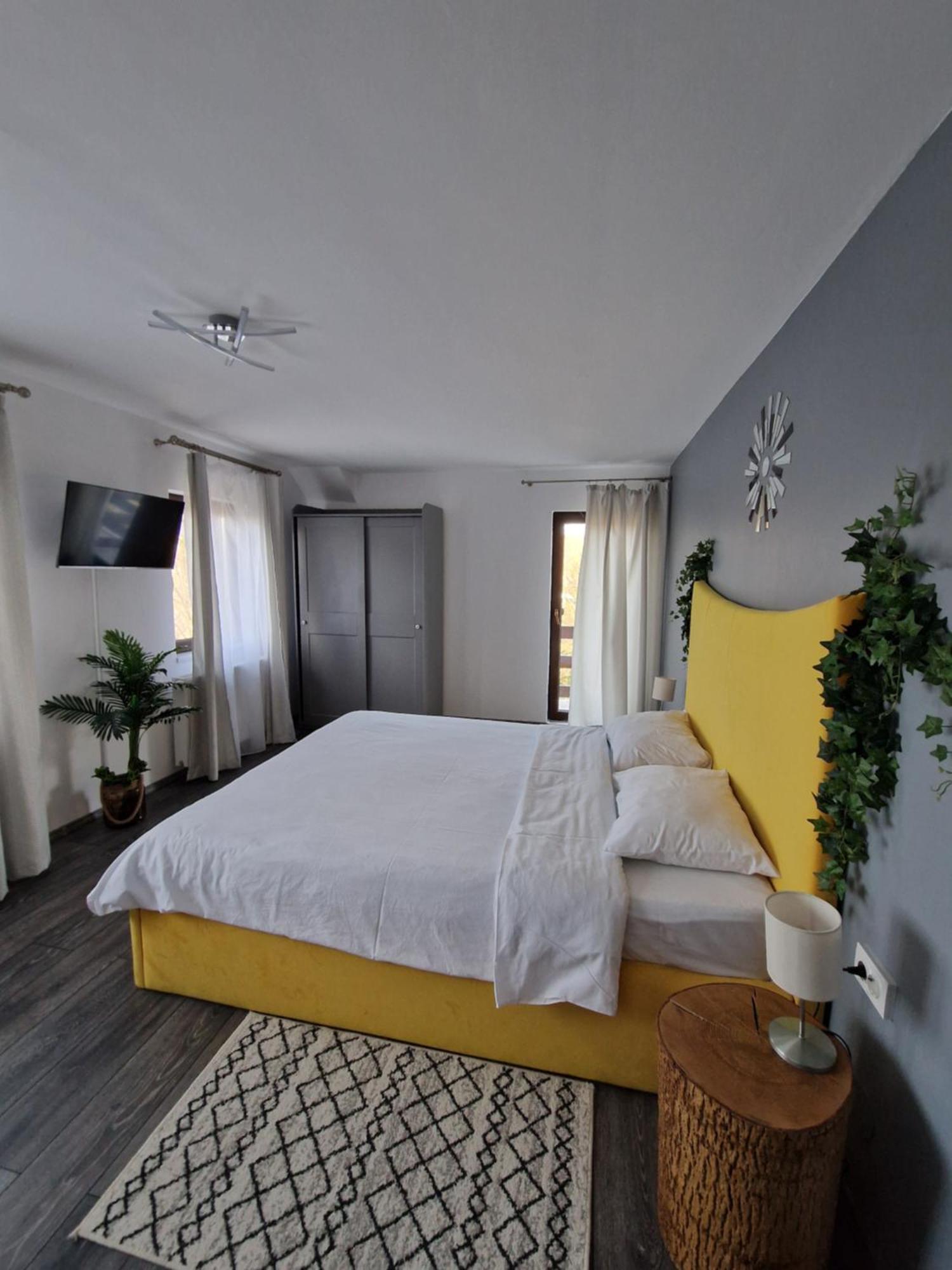 Cabana Din Padure Hotel โปรุมบาคู เด ซุซ ภายนอก รูปภาพ